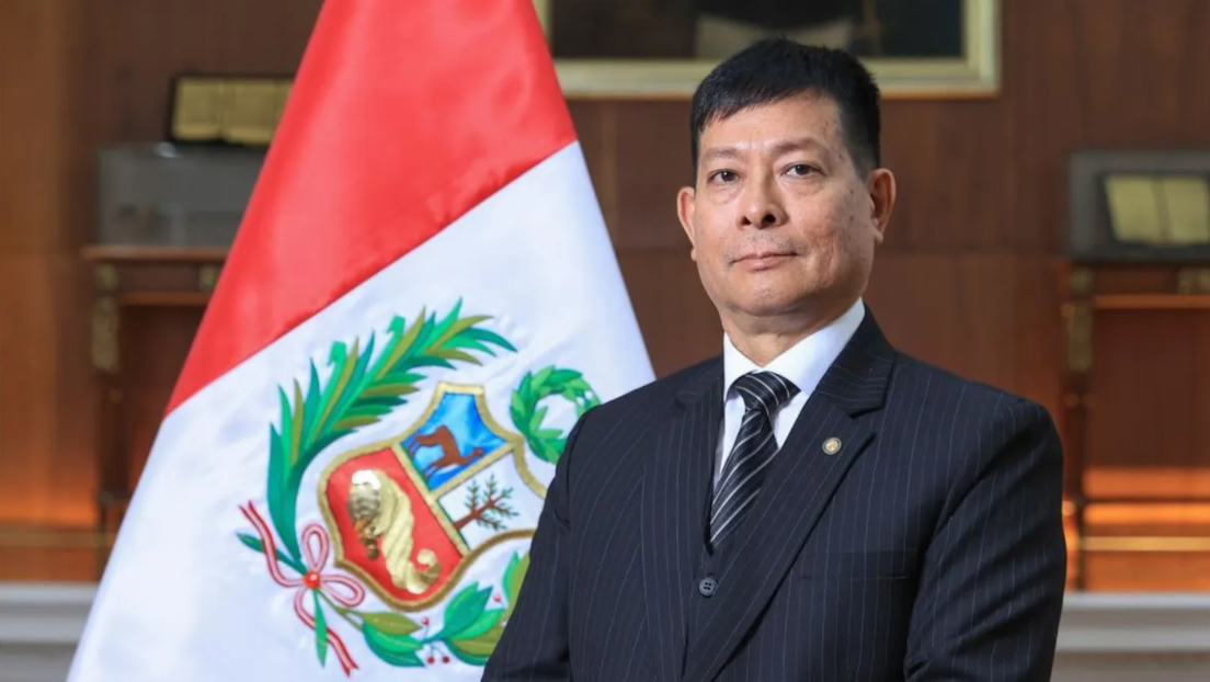 Ministro de Justicia peruano viaja a El Salvador para "intercambiar experiencias en seguridad"