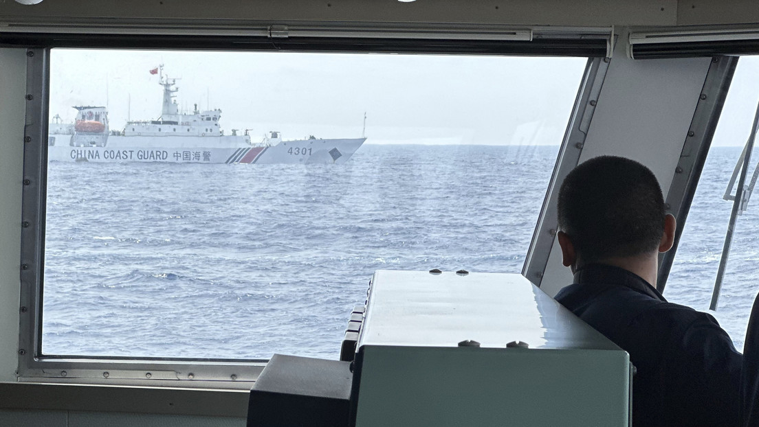 China expulsa a un barco filipino de aguas disputadas en el mar de la China Meridional