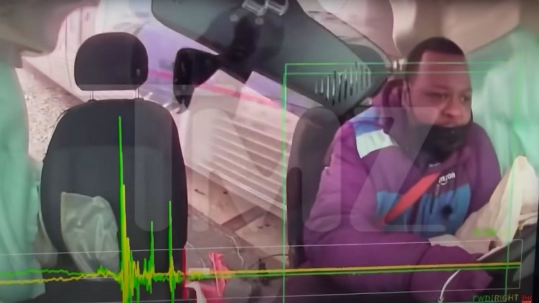VIDEO: Sobrevive gracias al cinturón de seguridad después de que un tren partiera su vehículo en dos