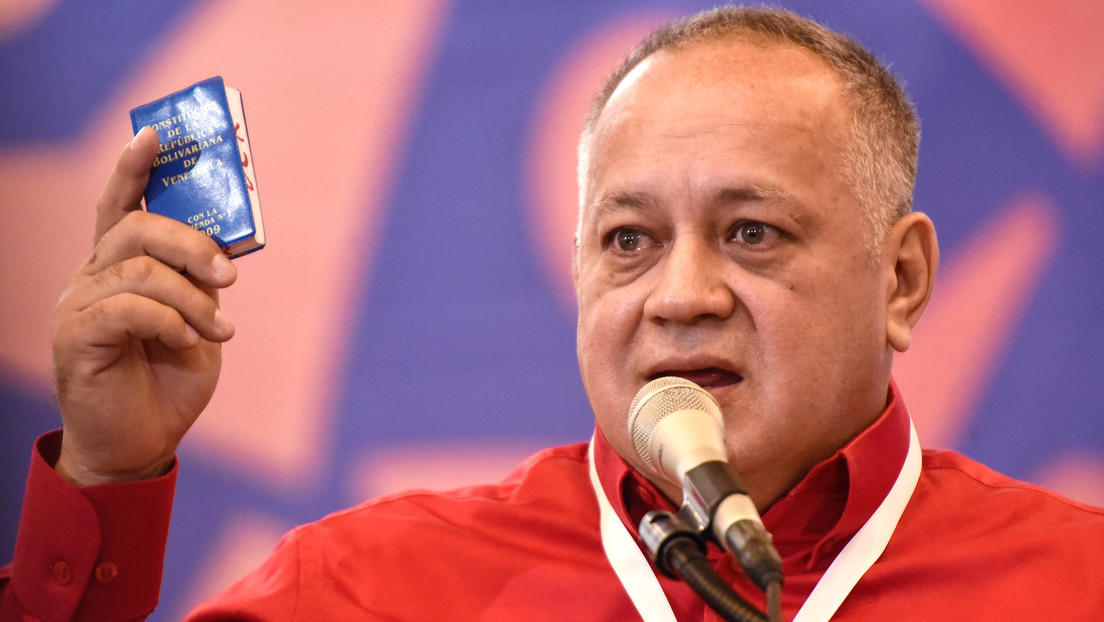 Diosdado Cabello ironiza sobre las versiones de la retención de un exmilitar venezolano en Chile