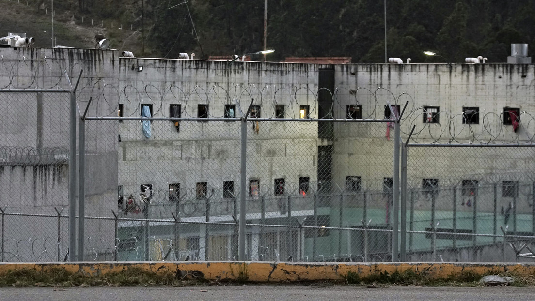 Escapan 3 reos de una prisión 'ejemplar' en Ecuador, controlada por militares