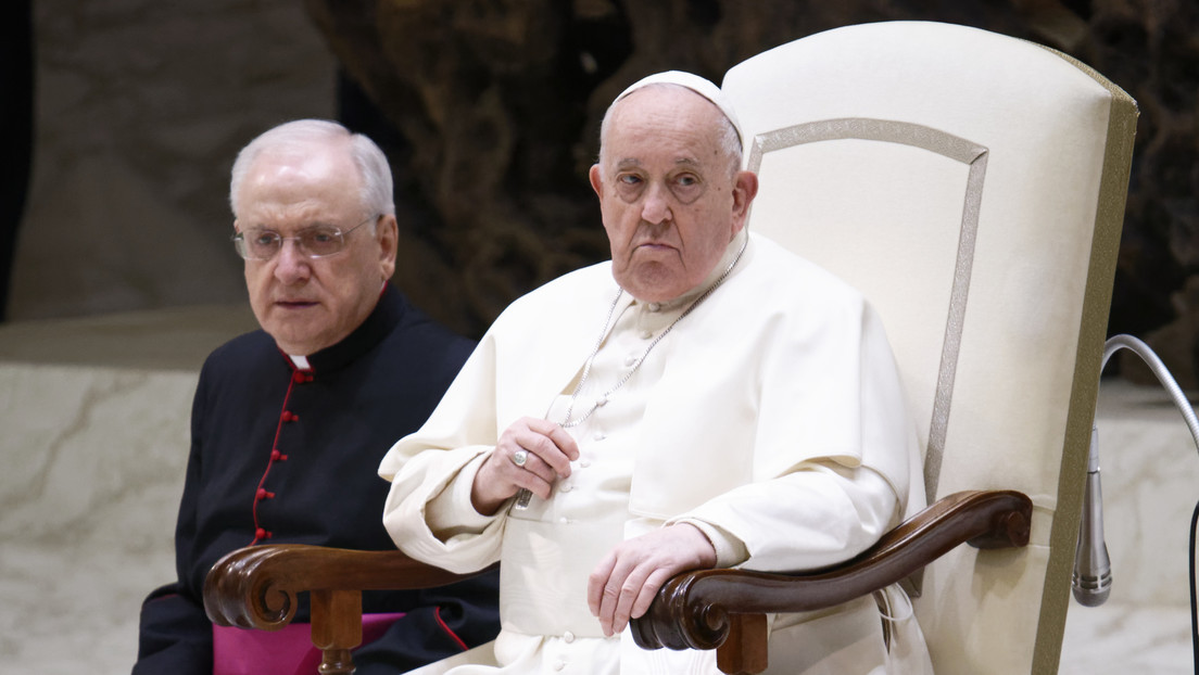 El papa Francisco acepta la renuncia de un obispo que encubrió abusos a menores