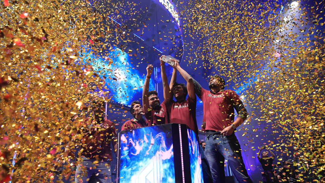 El equipo indio DS Robotics gana el torneo 'Batalla de robots' en los Juegos del Futuro