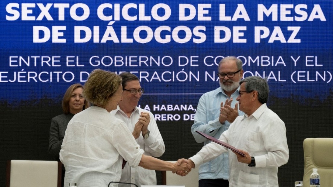 Gobierno de Colombia y el ELN acuerdan reunirse de nuevo en Caracas