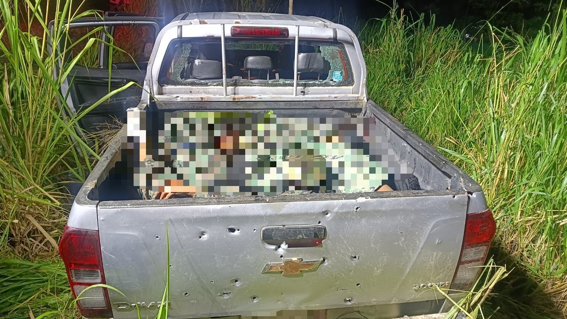 Hallan siete cadáveres con uniformes militares en la cajuela de una camioneta en Ecuador
