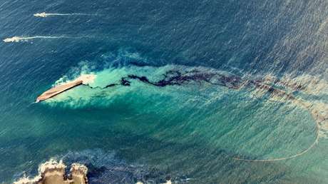 Un barco 'fantasma' vuelca frente a las costas de Trinidad y Tobago provocando una emergencia a nivel nacional