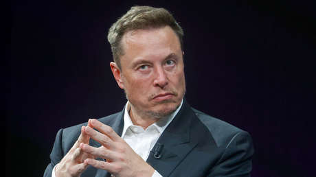 "Demencial": Elon Musk se indigna por la "censura" en torno a la entrevista de Putin con Carlson