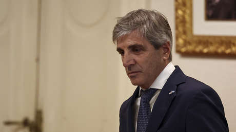 Ministro de Economía de Argentina asegura que no negocian "de momento" un nuevo acuerdo con el FMI