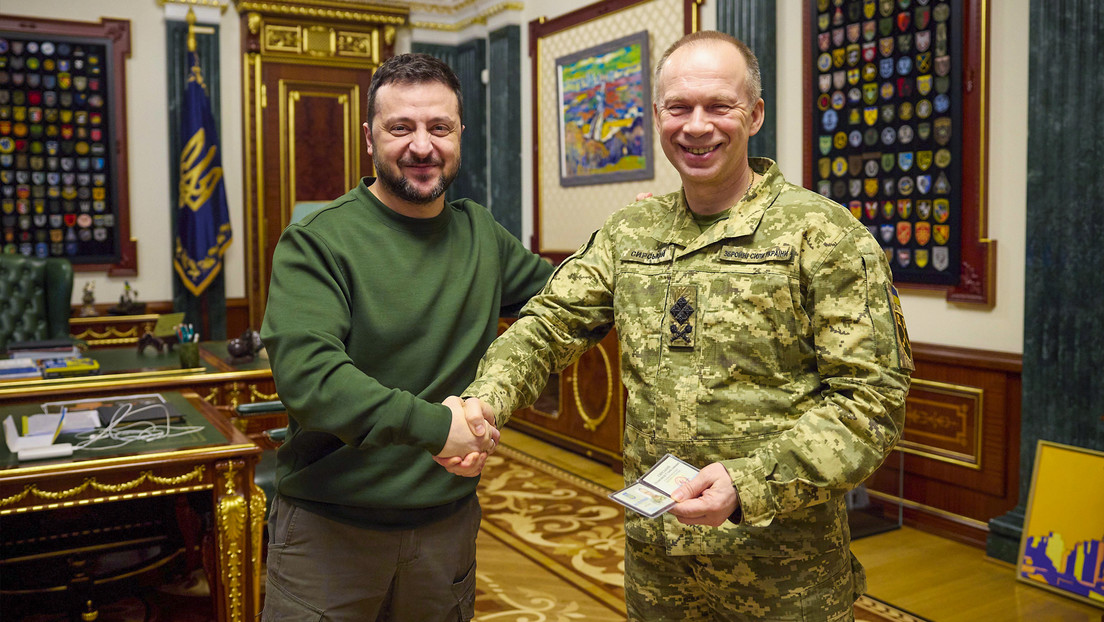 Zelenski da carta blanca al jefe militar de Ucrania para reajustes en el Ejército