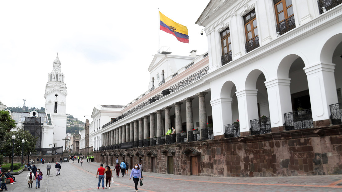 Ecuador ante el FMI: de solvente a endeudado en pocos años