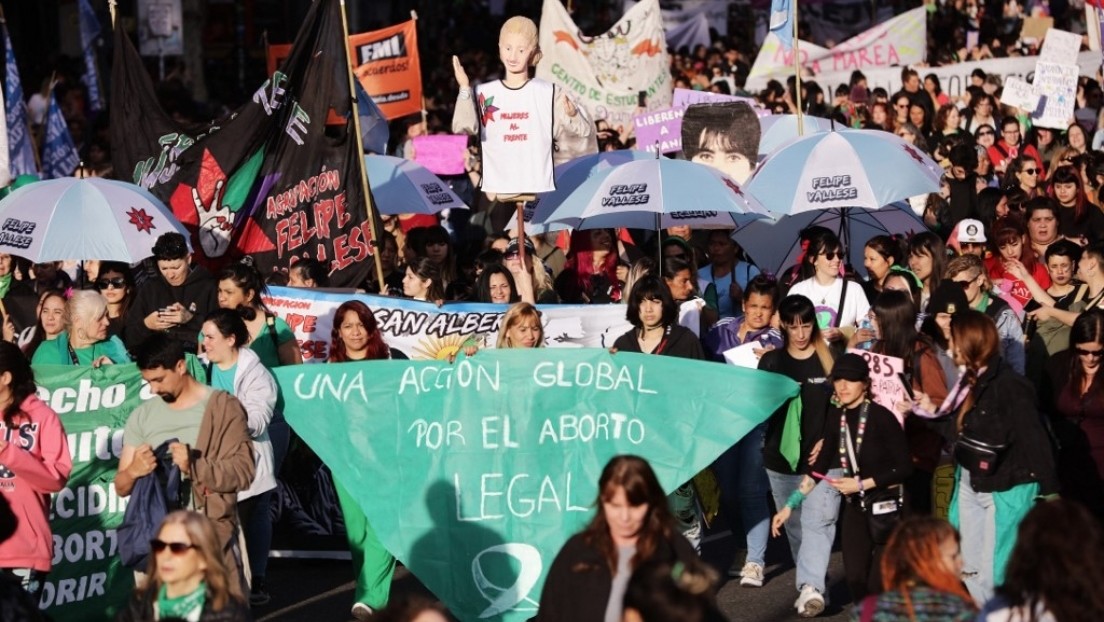 Milei tacha a abortos de un "asesinato agravado por el vínculo" y provoca repudio