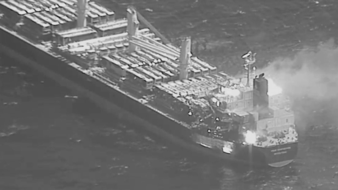 Ataques de los hutíes contra barcos dejan primeras víctimas mortales