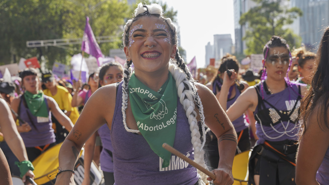 Mujeres de América Latina toman las calles para conmemorar el Día Internacional de la Mujer