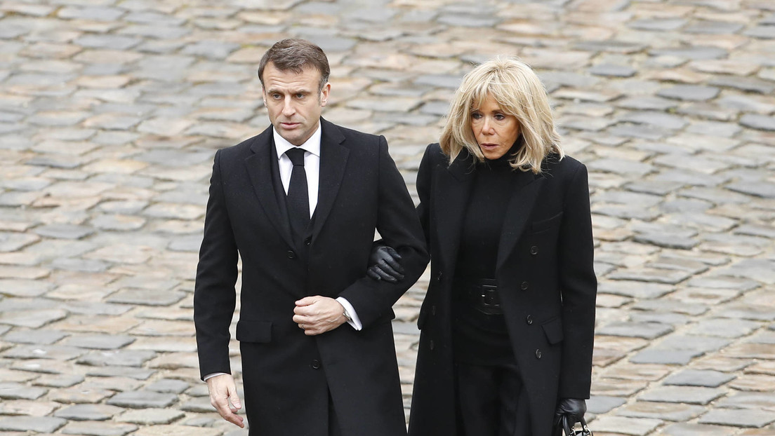 La primera respuesta de Macron a los rumores de que su esposa nació hombre