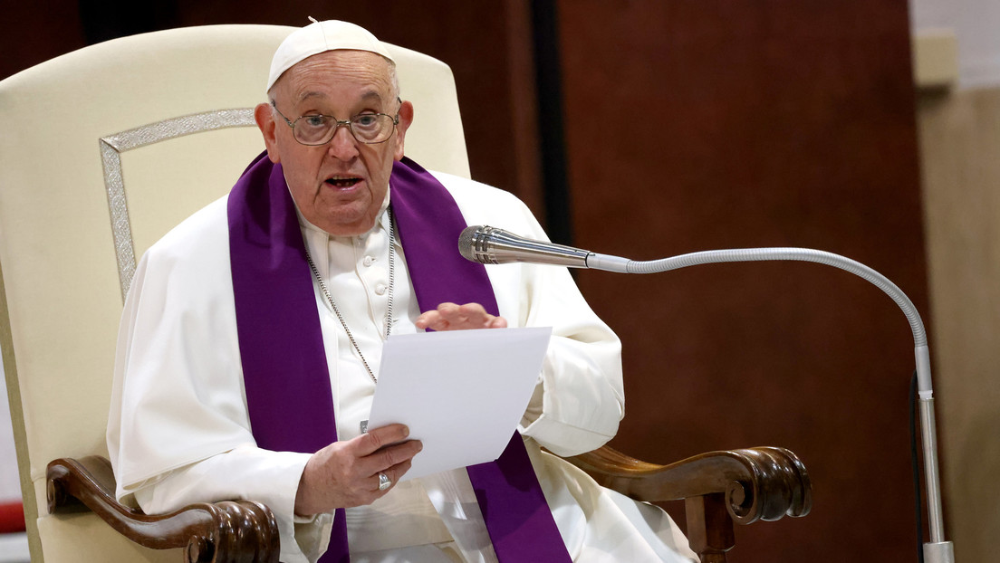 El Vaticano suaviza los llamamientos del papa Francisco para que Ucrania levante la bandera blanca