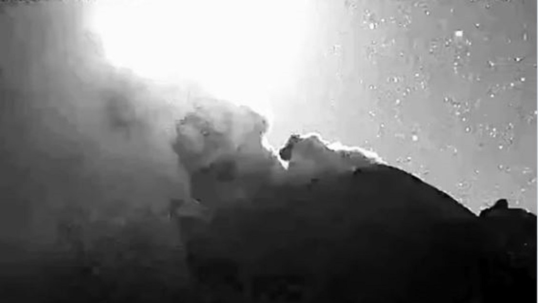 VIDEO: Captan una gran explosión de un meteorito sobre el volcán Popocatépetl