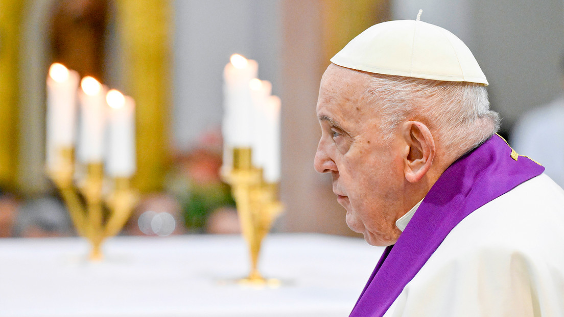 Baerbock confiesa que no entiende el llamado del papa Francisco a Ucrania