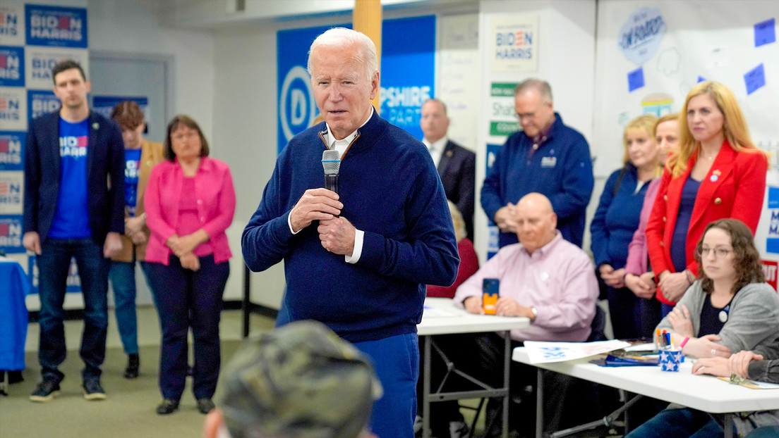 Biden pregunta a su equipo si le permiten hablar con la prensa y finalizan el evento