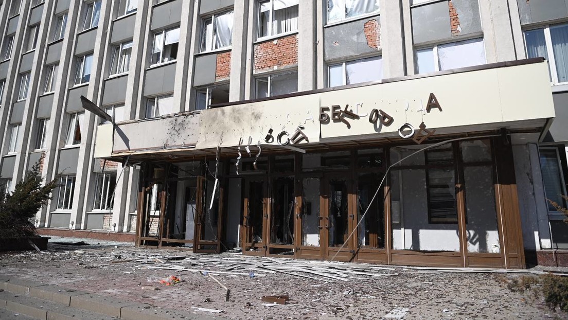 VIDEO: Un dron ucraniano daña el edificio de la administración de Bélgorod