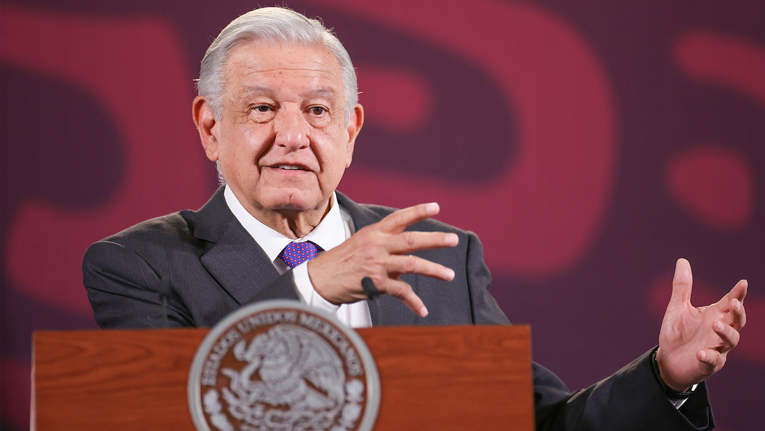 "¿Van a dar un golpe de Estado técnico?": López Obrador denuncia 'guerra sucia' electoral