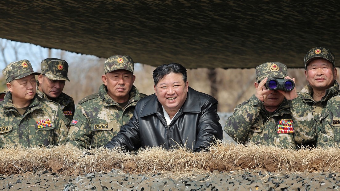 Kim Jong-un prueba personalmente un nuevo tipo de tanque (FOTOS)