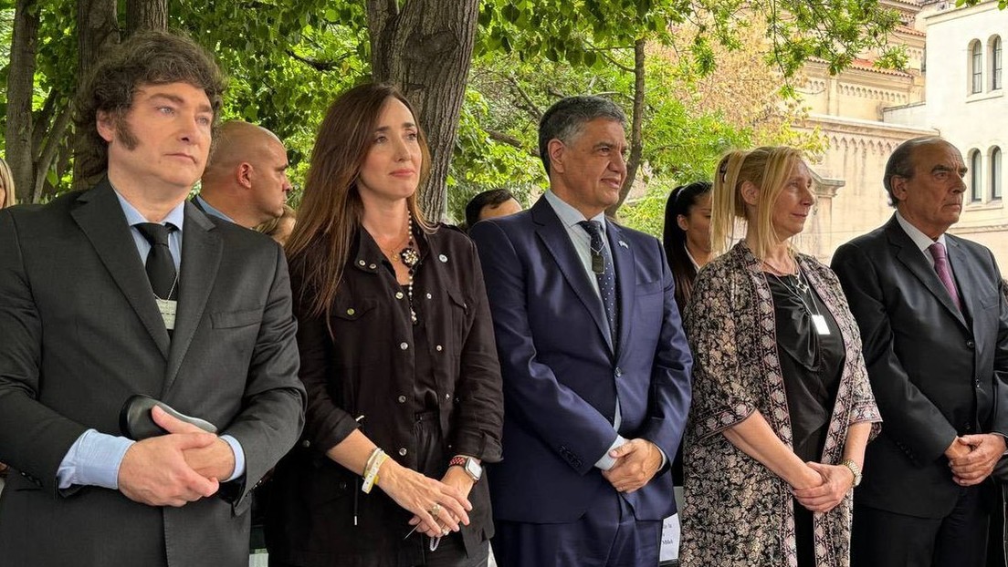 Tras 24 años de ausencia presidencial, Milei asiste al aniversario del atentado a la Embajada israelí