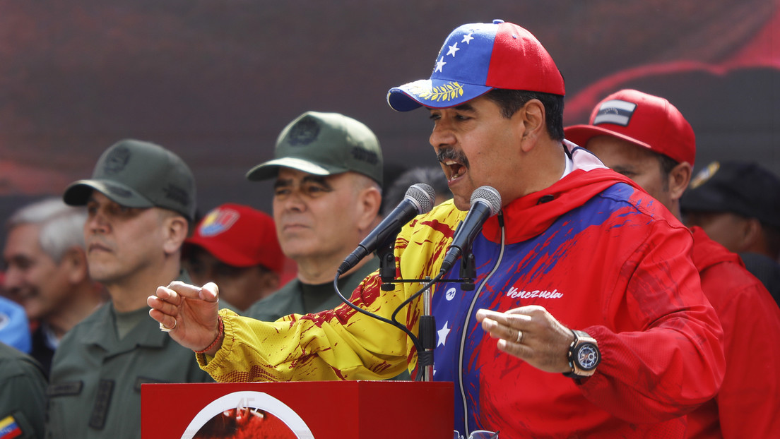 Maduro denuncia planes terroristas que involucran a un expresidente de Colombia