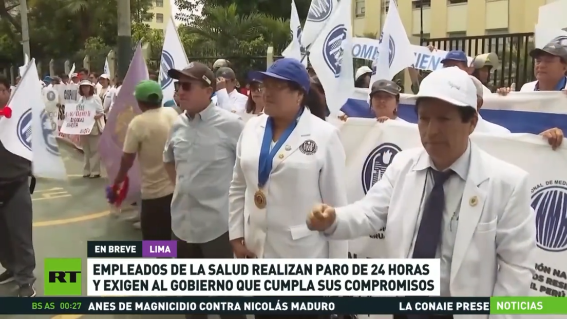 Trabajadores de la salud de Perú realizan paro de 24 horas y exigen al Gobierno que cumpla sus compromisos