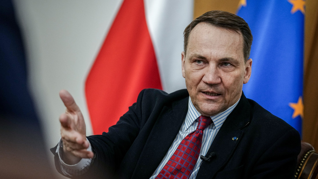 Ministro polaco desvela el "secreto a voces" de los soldados occidentales en Ucrania