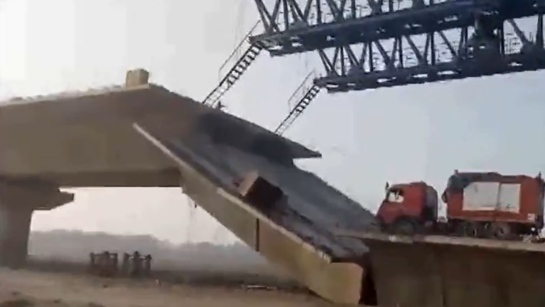 VIDEO: Colapsa el puente en construcción más largo de la India