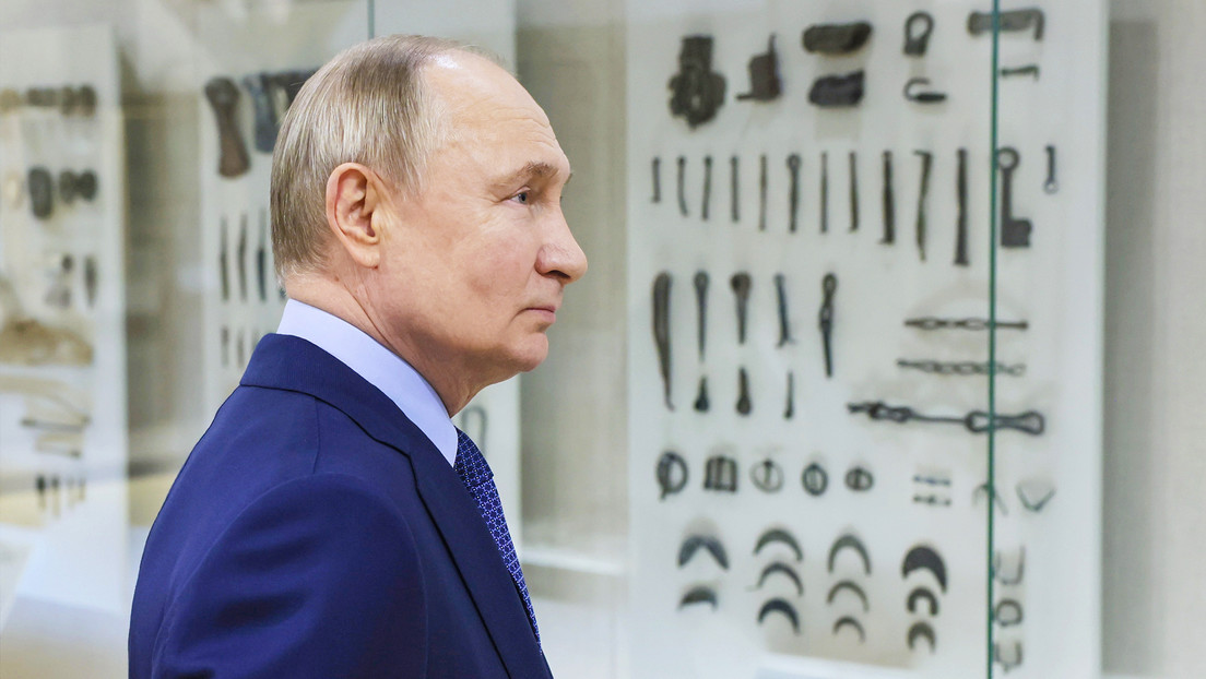 "Lo he estado esperando durante 20 años": Putin visita la ciudad rusa de Torzhok
