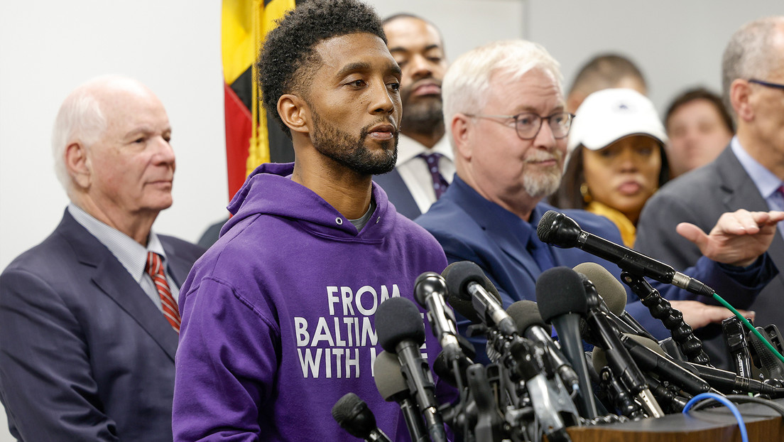 "Deberían tener miedo": El alcalde de Baltimore advierte a las personas blancas