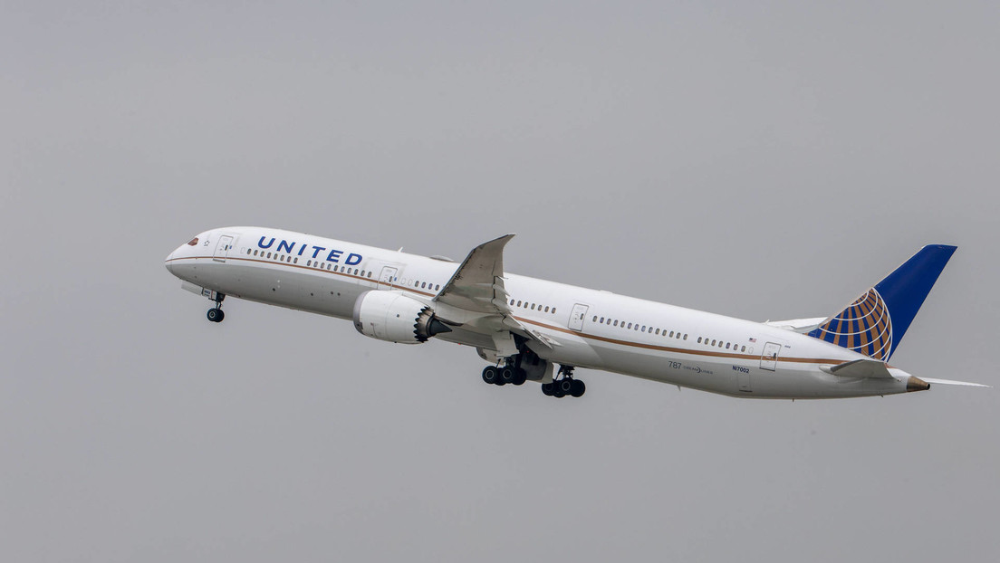"Turbulencias extremas" dejan 22 pasajeros heridos en un avión que aterrizó de emergencia en EE.UU.