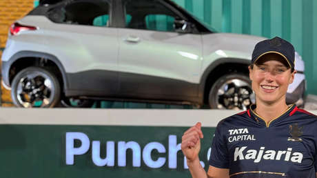 VIDEO: Jugadora de críquet daña un coche patrocinado durante un partido