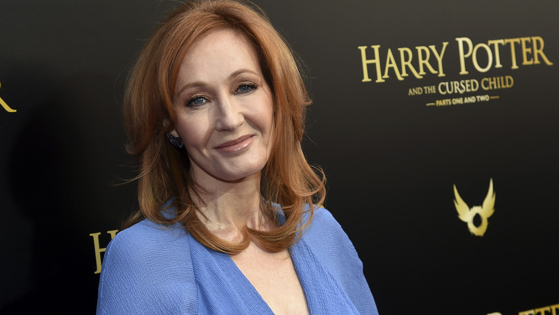 J.K. Rowling desafía a la Policía a que la arreste por criticar a personas trans