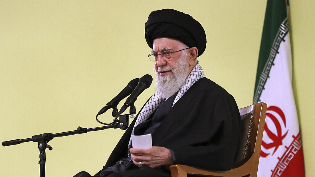 Líder supremo de Irán sobre Israel: "Haremos que se arrepientan de este crimen"