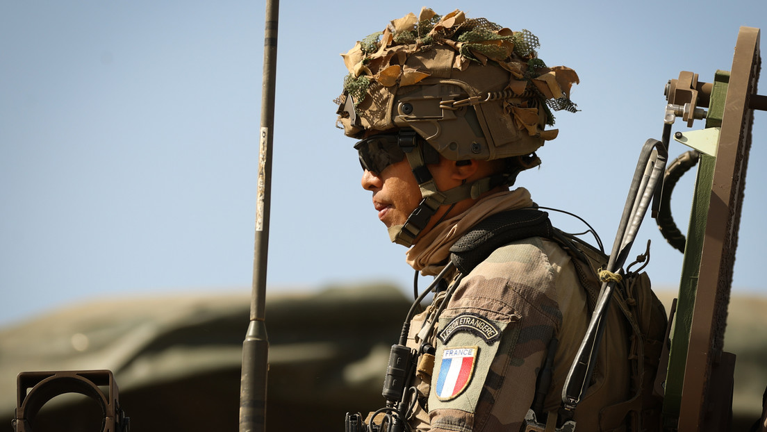 Zajárova: Cerca de 1.500 soldados franceses podrían estar preparados para ser enviados a Ucrania