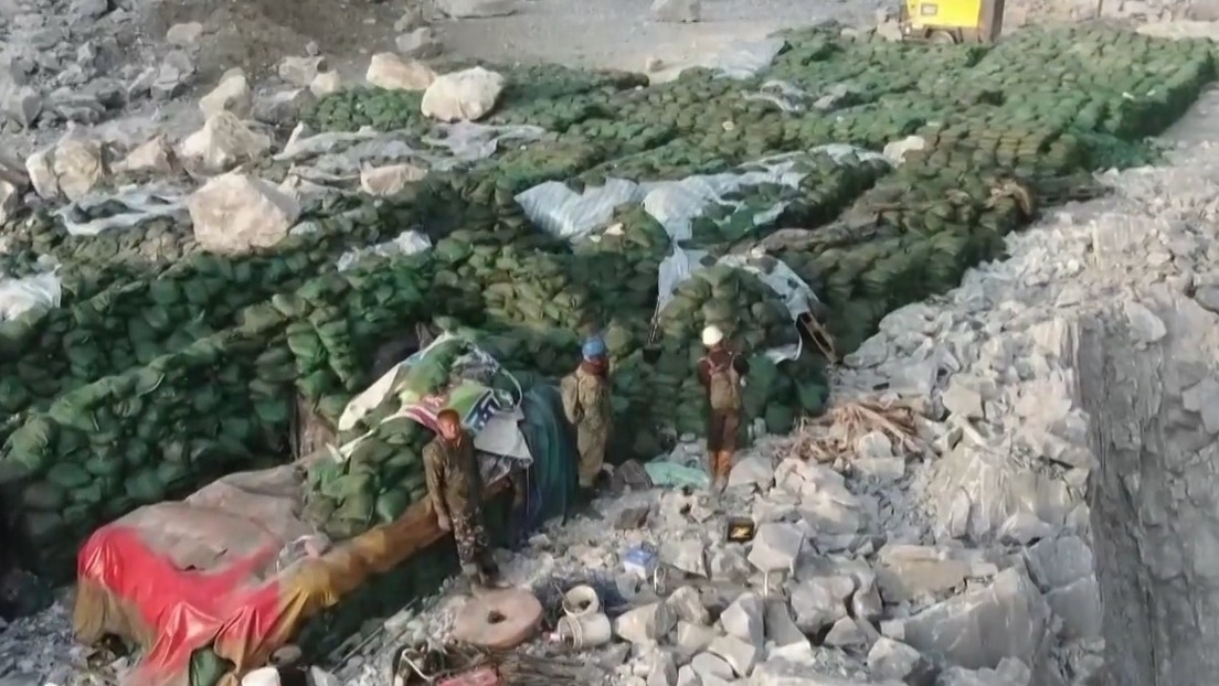 Imágenes de mineros atrapados en un acantilado tras el terremoto en Taiwán (VIDEO)