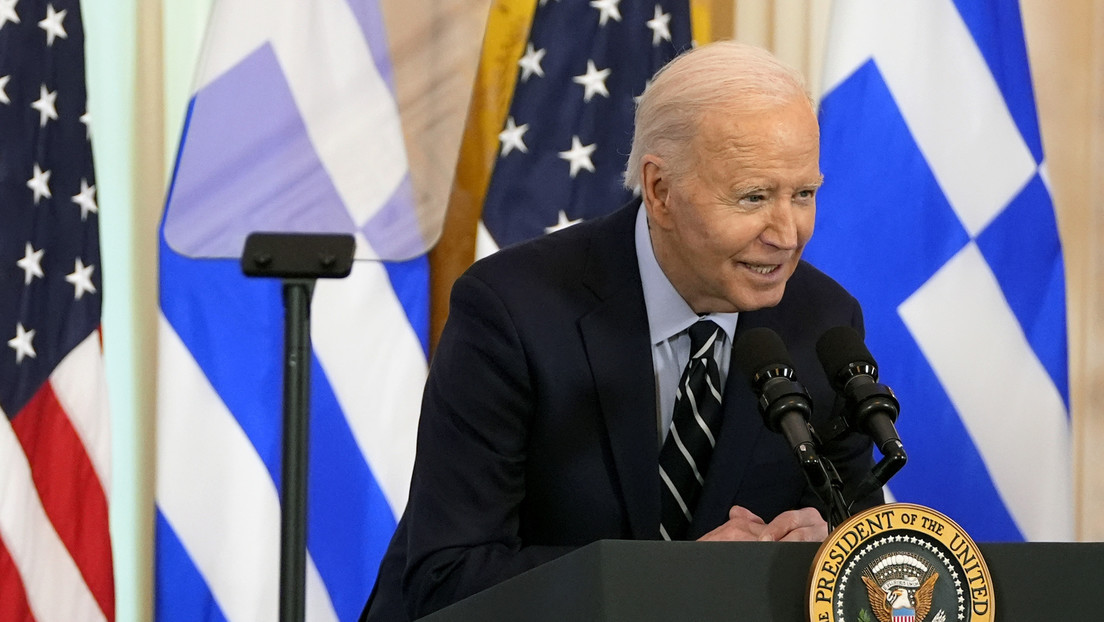 Biden no puede seguir el ritmo del teleprónter (VIDEO)