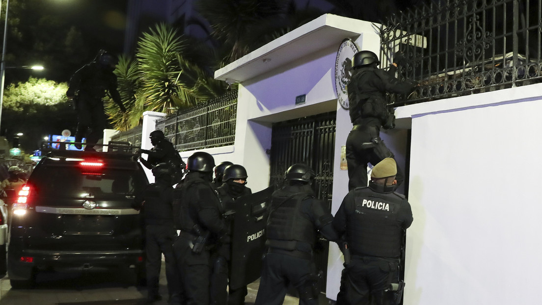 México rompe relaciones diplomáticas con Ecuador