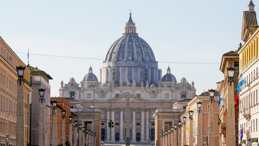 Vaticano desaprueba la gestación subrogada y teoría de género