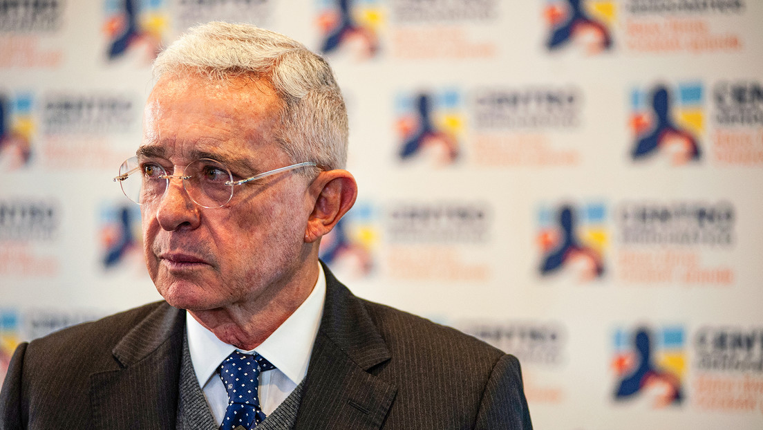 Fiscalía colombiana llevará a juicio a Álvaro Uribe