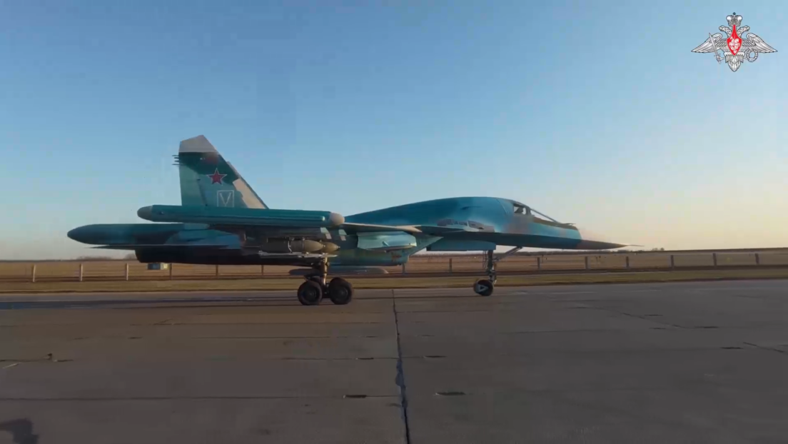VIDEO: Bombarderos Su-34 diezman posiciones enemigas con bombas planeadoras
