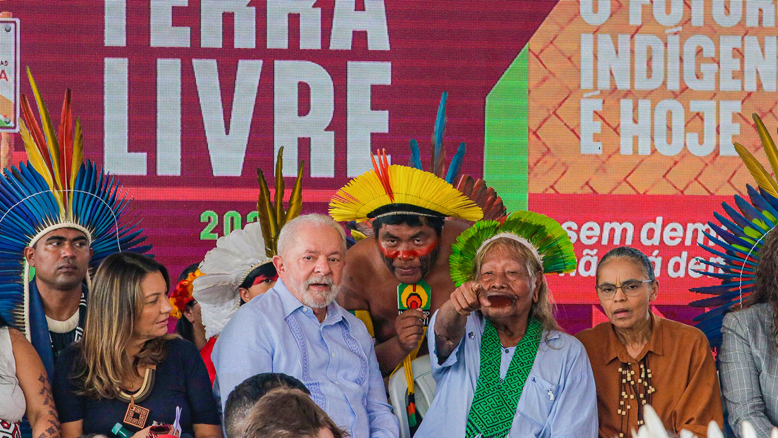 Lula intenta resarcir años de abusos contra los indígenas en Brasil