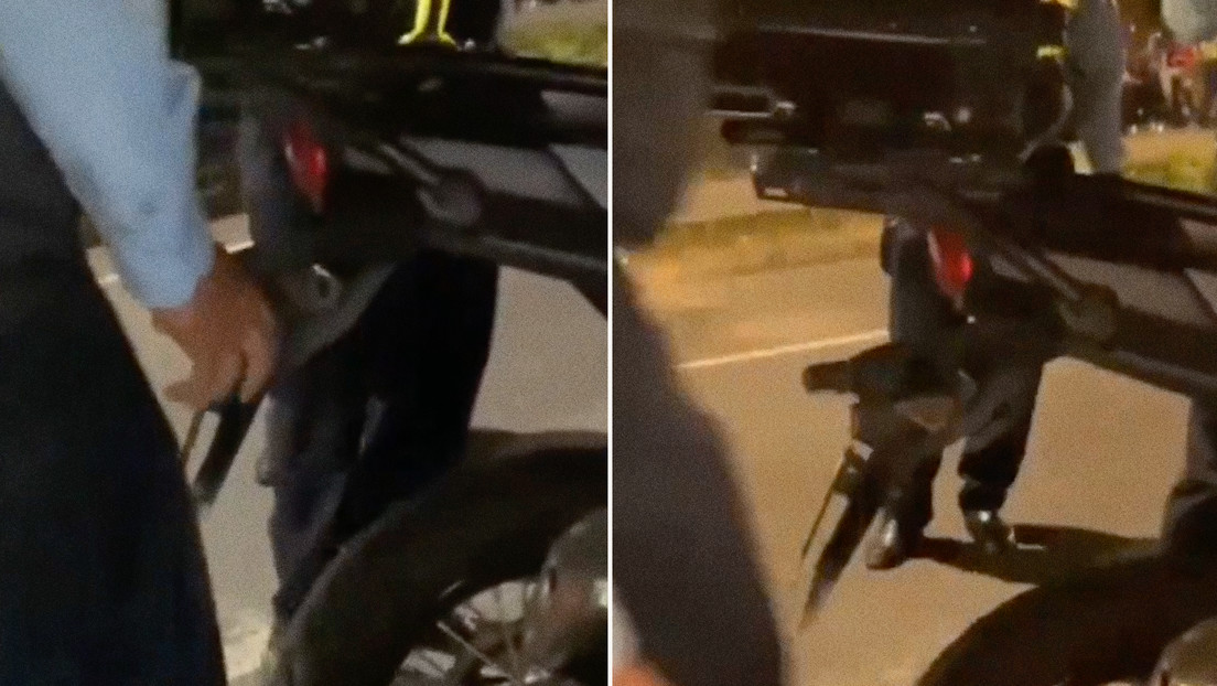 VIDEO: Captan a un agente de tránsito colombiano dañando una moto para multar al dueño