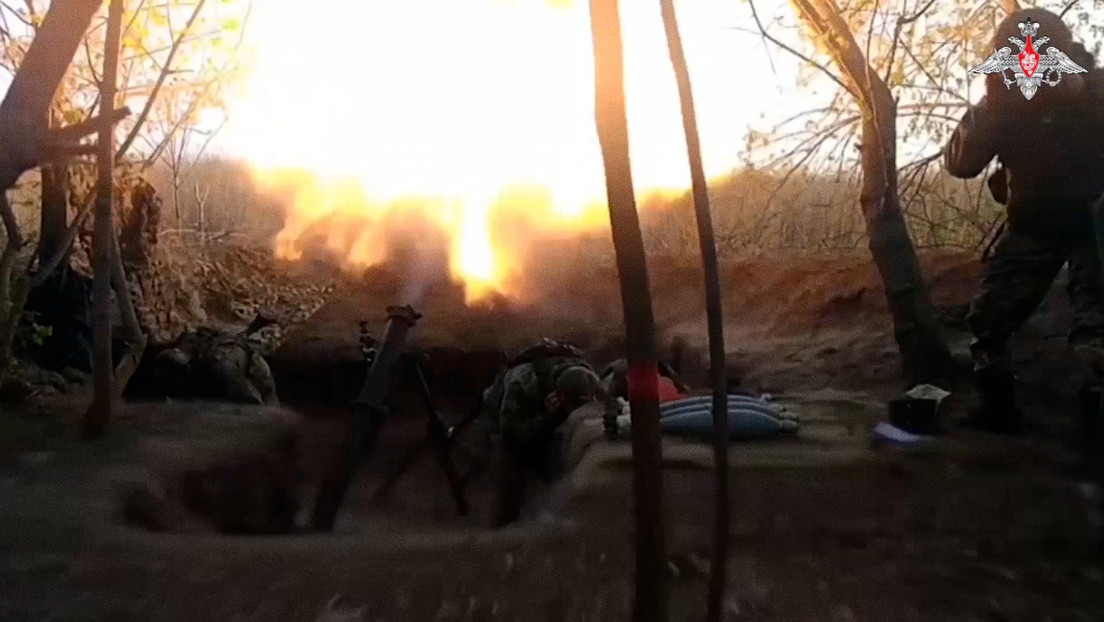 VIDEO: Artilleros rusos destruyen un puesto fortificado enemigo