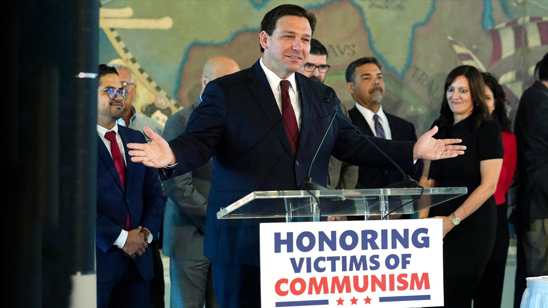 Las escuelas de Florida enseñarán "los peligros y males del comunismo"