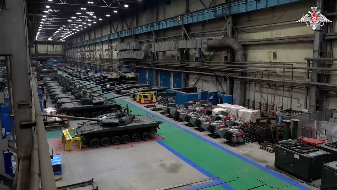 Shoigú inspecciona la producción de tanques rusos (VIDEO)