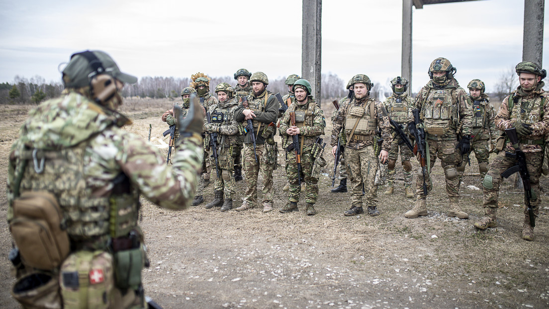 Lavrov: Instructores militares franceses trabajan en Ucrania