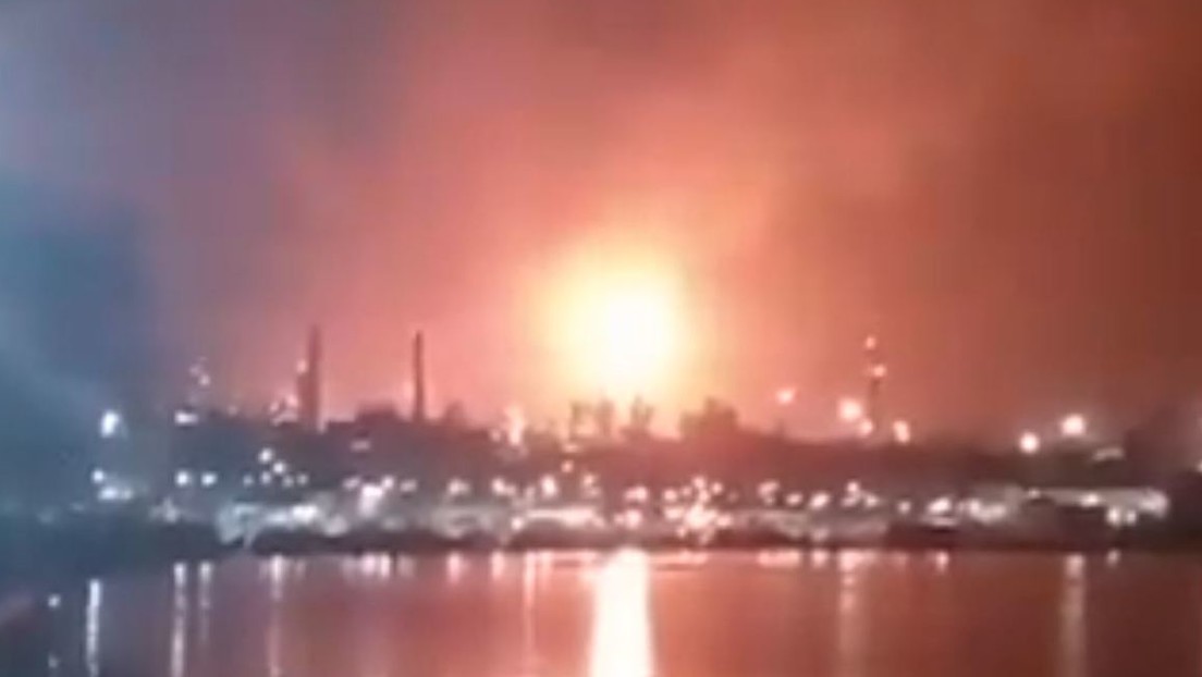 VIDEO: Se produce un incendio tras explosión en una refinería de Pemex